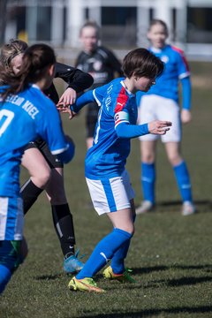 Bild 247 - wBJ Holstein Kiel II - Kieler MTV : Ergebnis: 2:1
